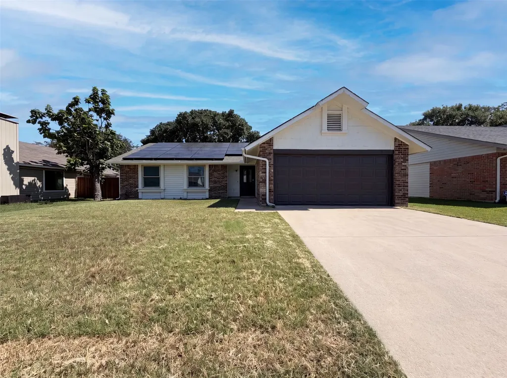 220 Creekwood Lane Fort Worth TX 76134