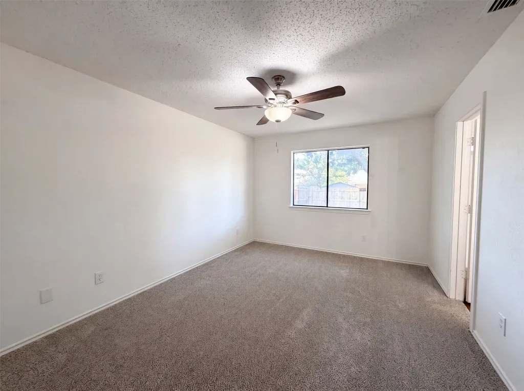 220 Creekwood Lane Fort Worth TX 76134