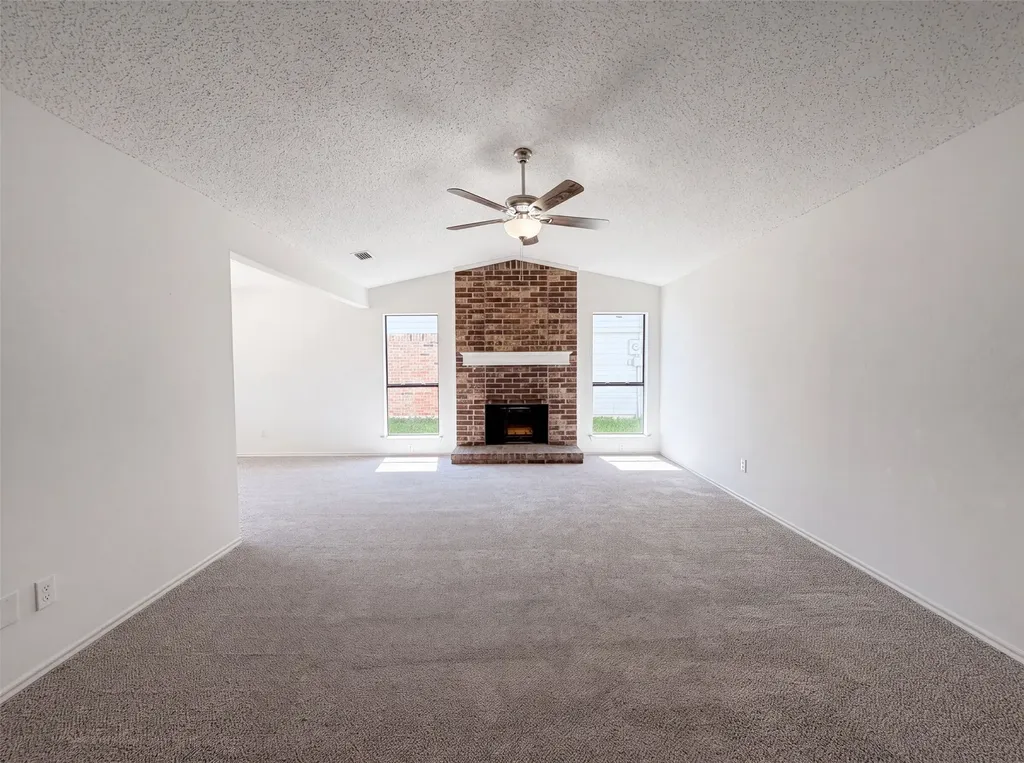 220 Creekwood Lane Fort Worth TX 76134
