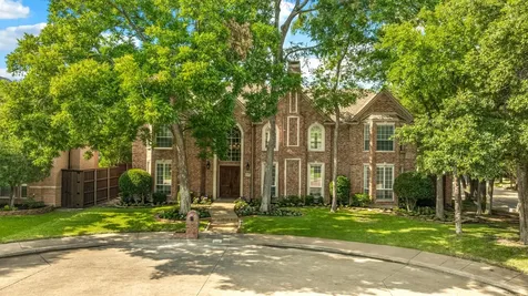 5227 Lincolnshire Court Dallas TX 75287