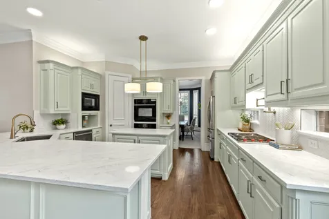 5227 Lincolnshire Court Dallas TX 75287
