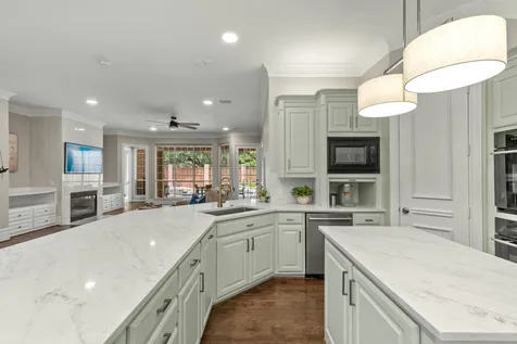 5227 Lincolnshire Court Dallas TX 75287