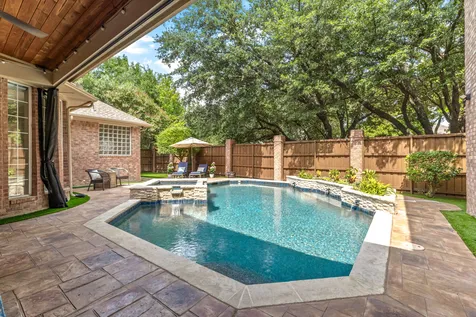 5227 Lincolnshire Court Dallas TX 75287