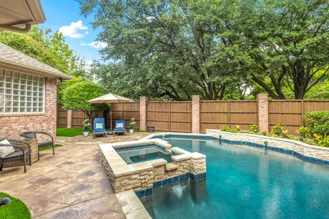 5227 Lincolnshire Court Dallas TX 75287
