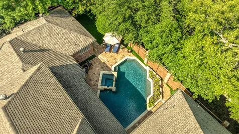 5227 Lincolnshire Court Dallas TX 75287