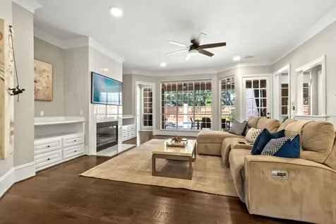 5227 Lincolnshire Court Dallas TX 75287