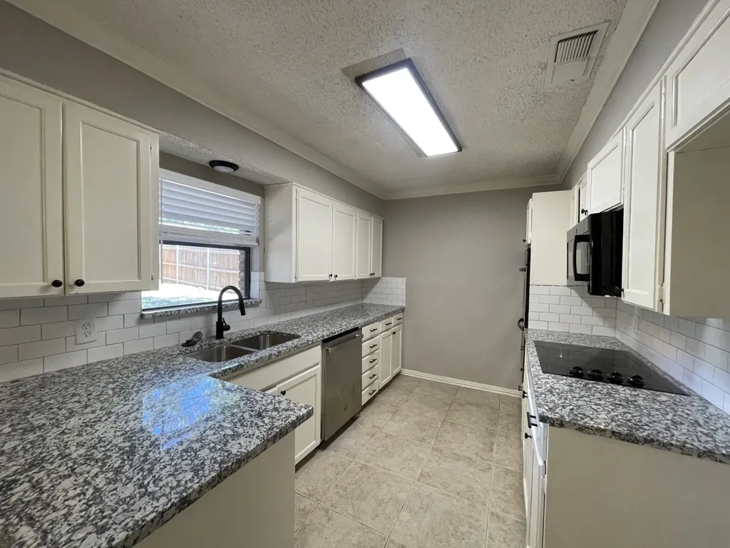 3502 Leighton Drive Arlington TX 76015