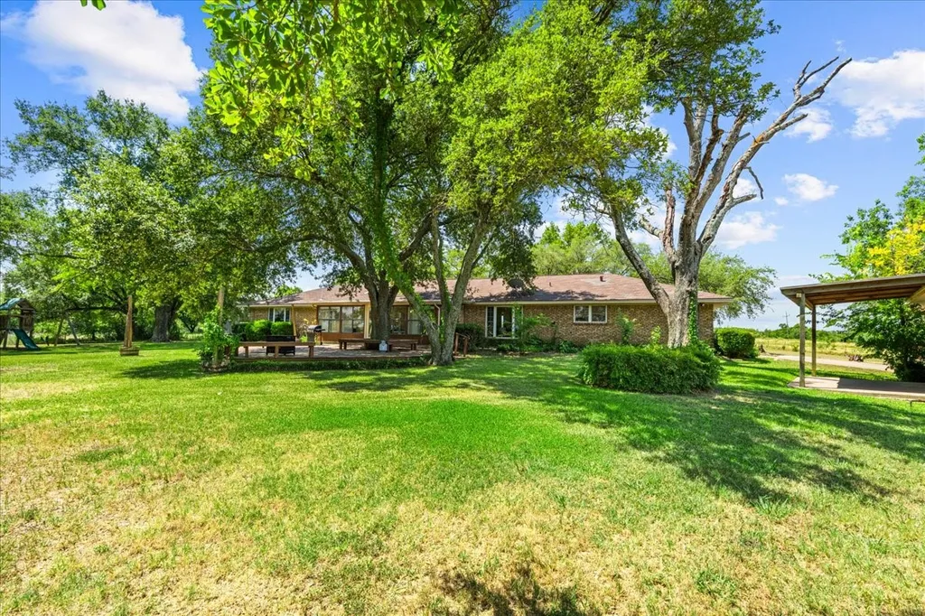 1642 NW County Road 1040 Corsicana TX 75110
