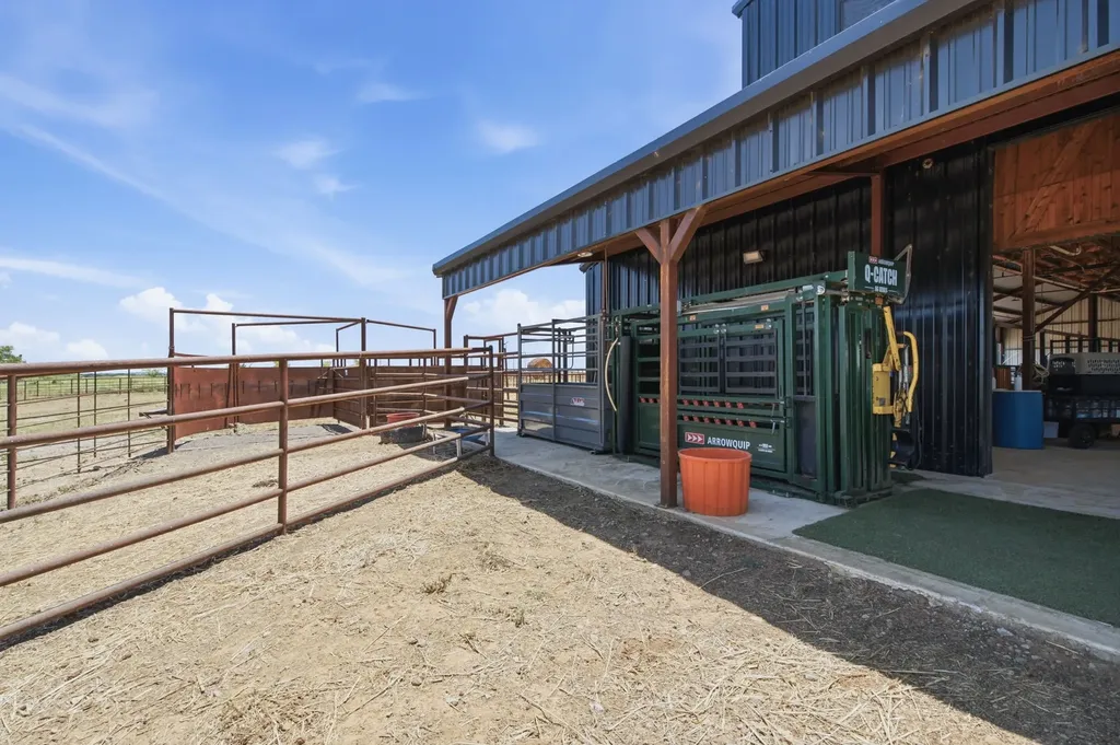 196 Story Road Perrin TX 76486