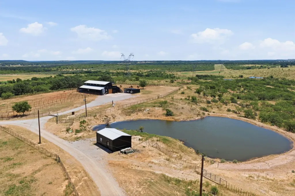 196 Story Road Perrin TX 76486