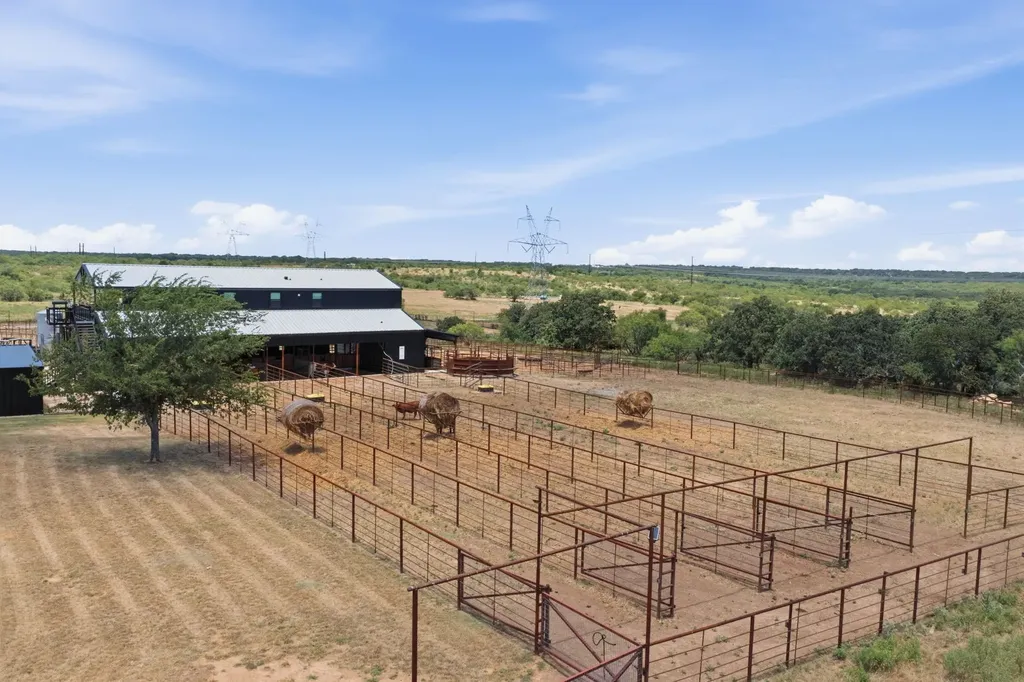 196 Story Road Perrin TX 76486