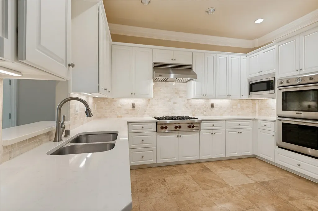 6615 Bandera Avenue Dallas TX 75225