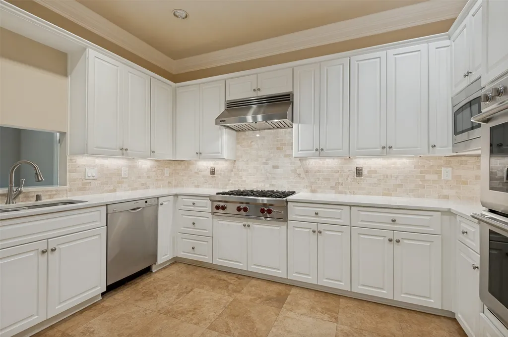 6615 Bandera Avenue Dallas TX 75225