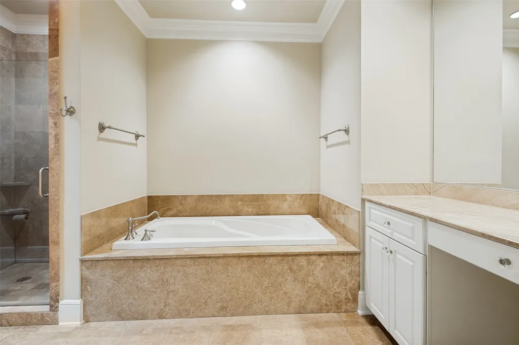 6615 Bandera Avenue Dallas TX 75225