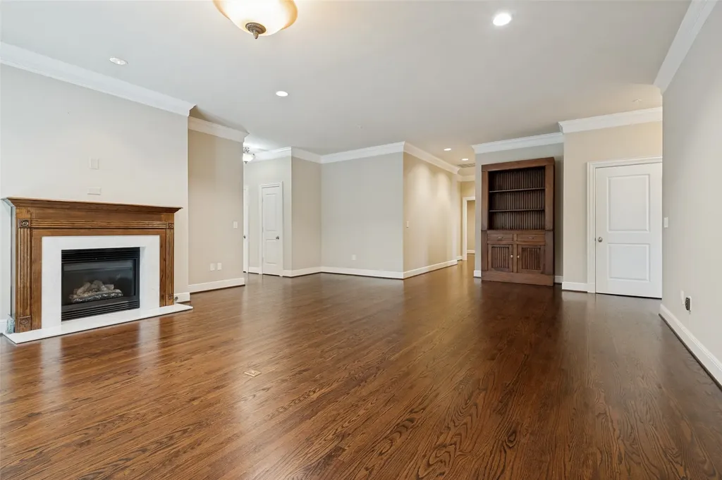 6615 Bandera Avenue Dallas TX 75225