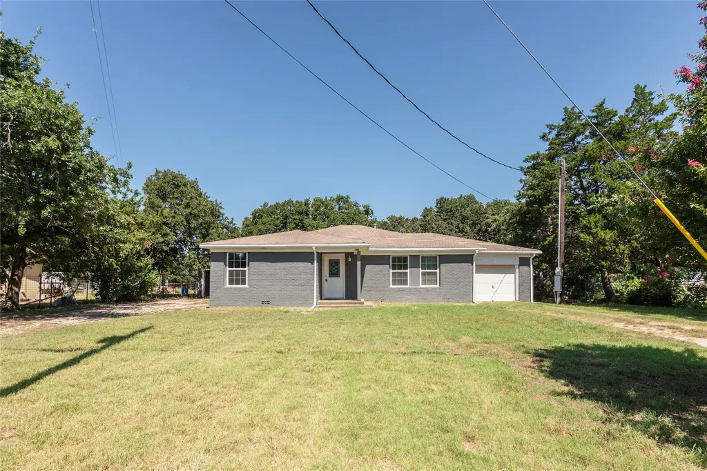 304 Jack Grace Hill Road Bowie TX 76230
