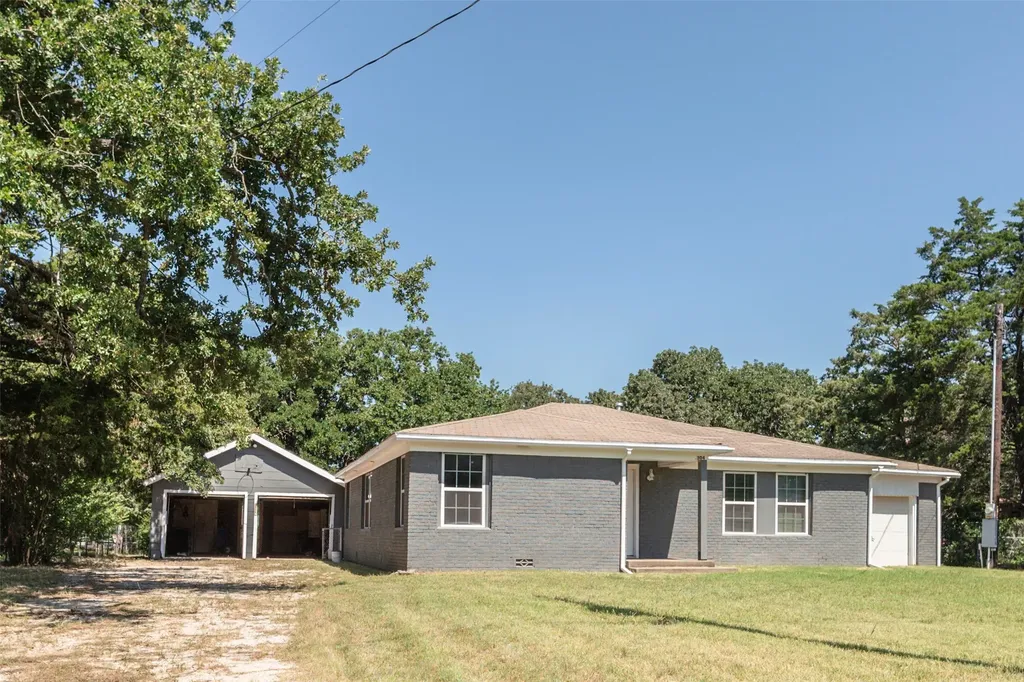 304 Jack Grace Hill Road Bowie TX 76230