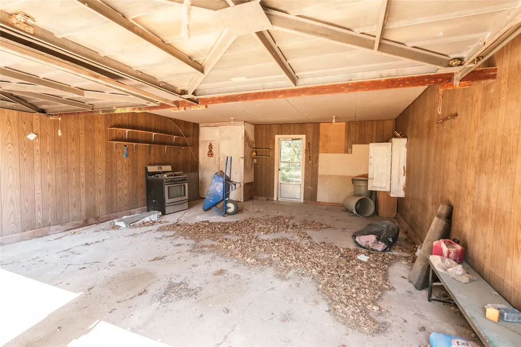 304 Jack Grace Hill Road Bowie TX 76230
