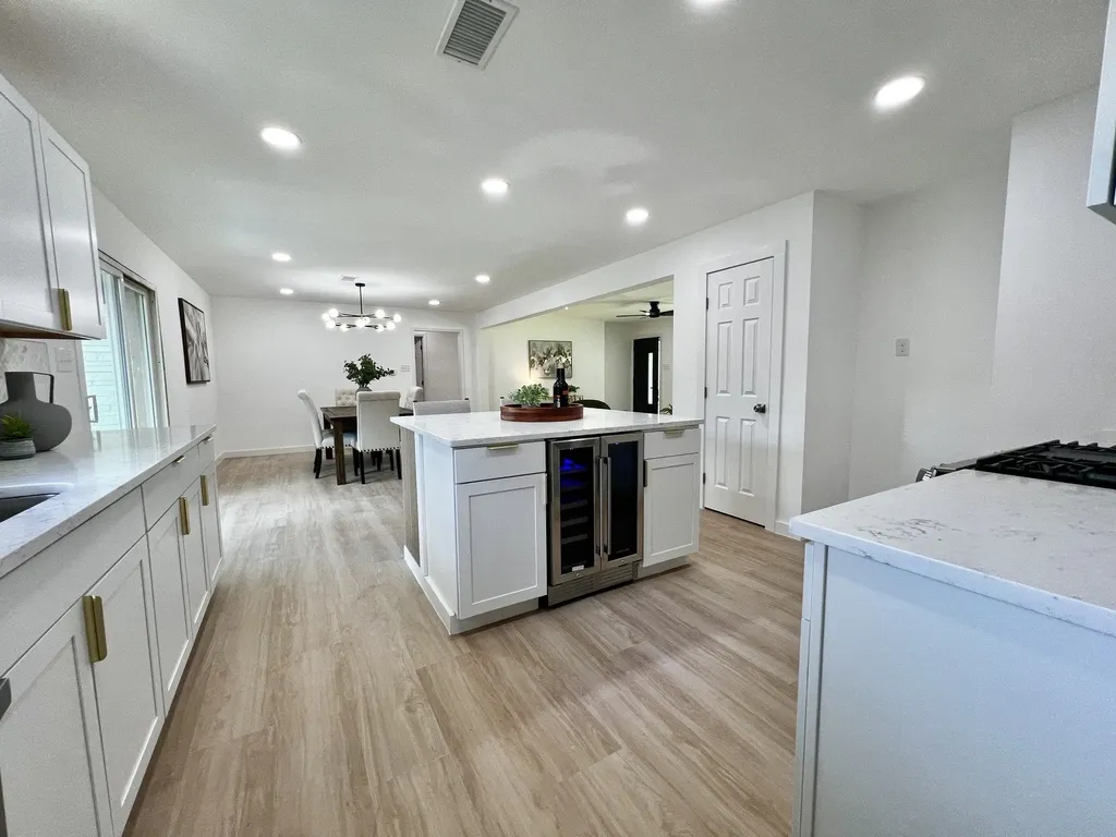 2336 Fenestra Drive Dallas TX 75228