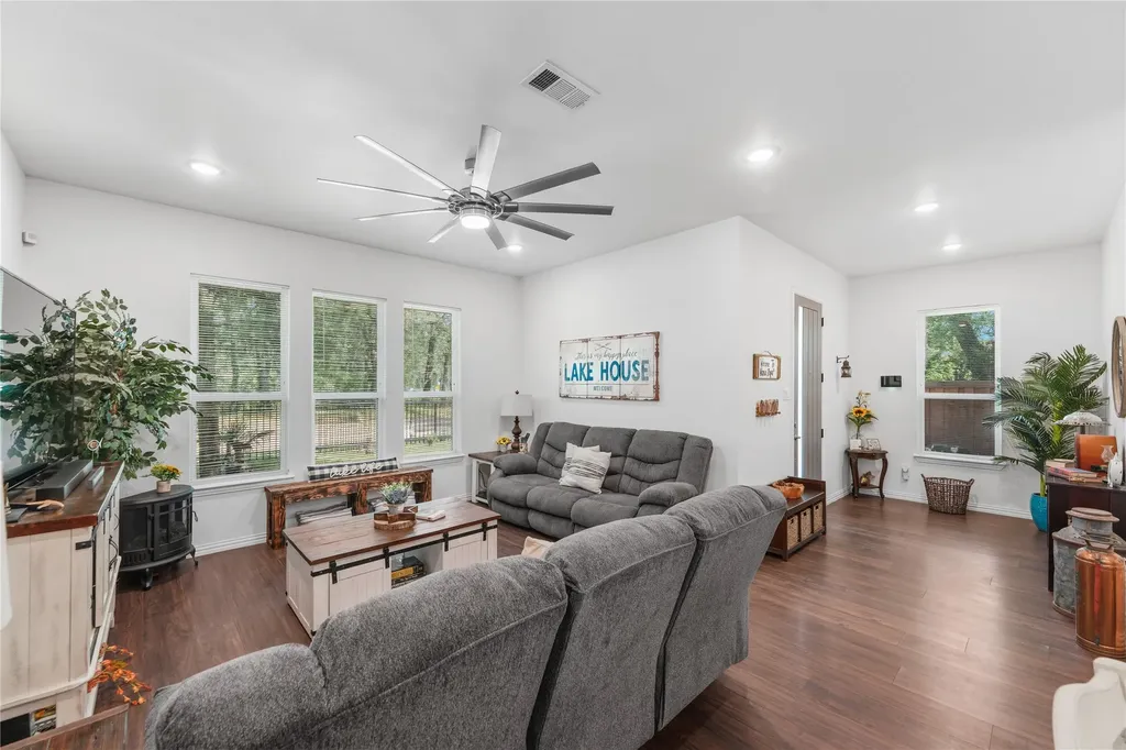 6156 Inca Drive Mabank TX 75156