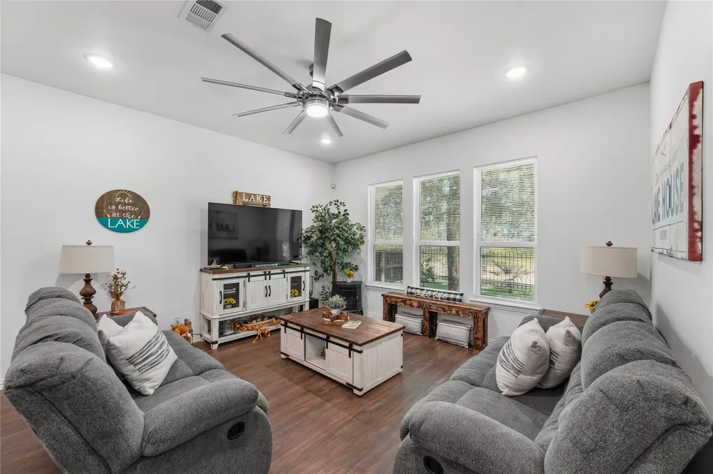 6156 Inca Drive Mabank TX 75156