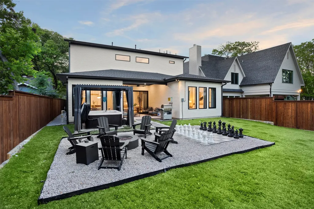 8922 San Benito Way Dallas TX 75218