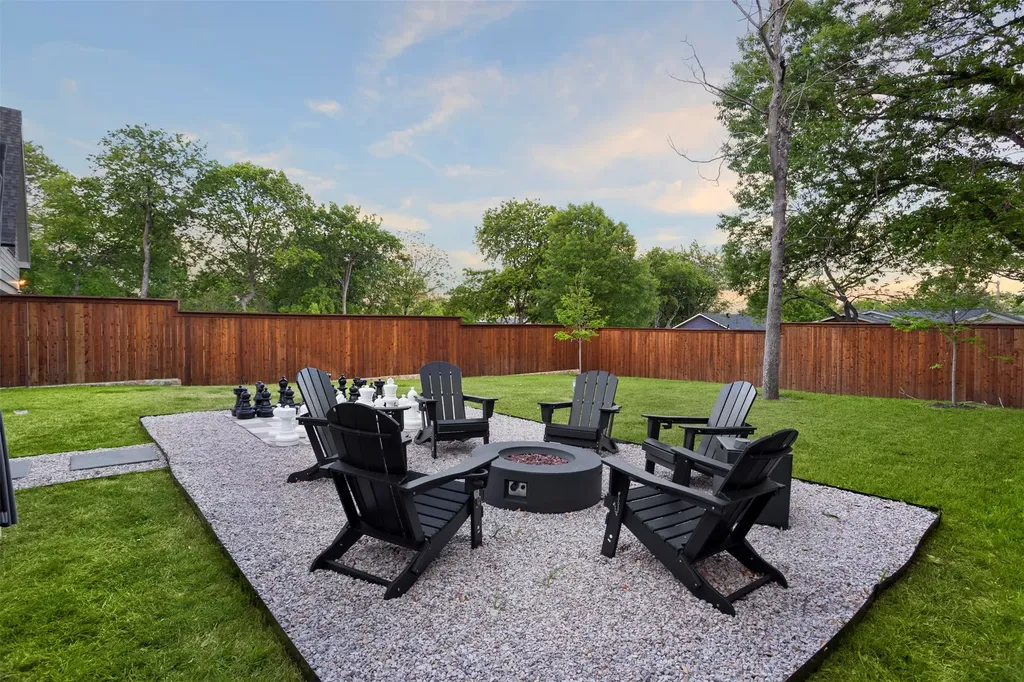 8922 San Benito Way Dallas TX 75218