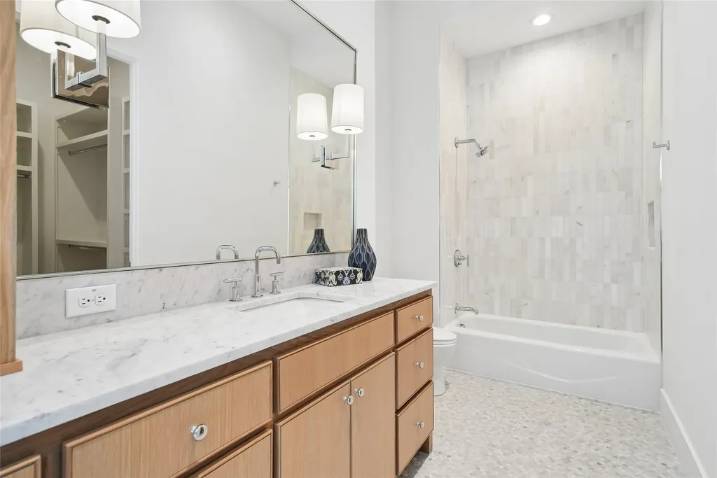 6923 Robin Road Dallas TX 75209