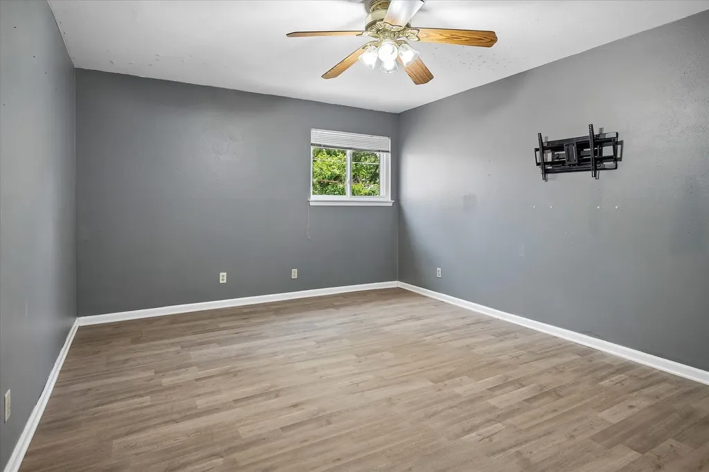 216 Huntingdon Drive Irving TX 75061
