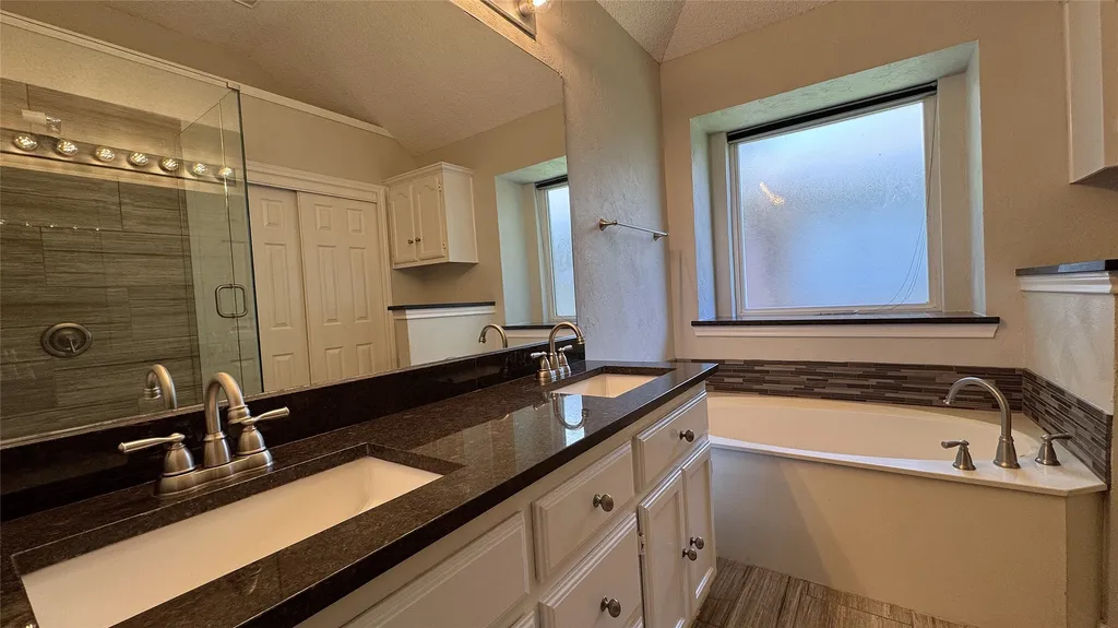 3223 Renaissance Drive Dallas TX 75287
