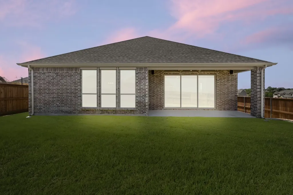 1227 Stone Cliff Drive Lucas TX 75098