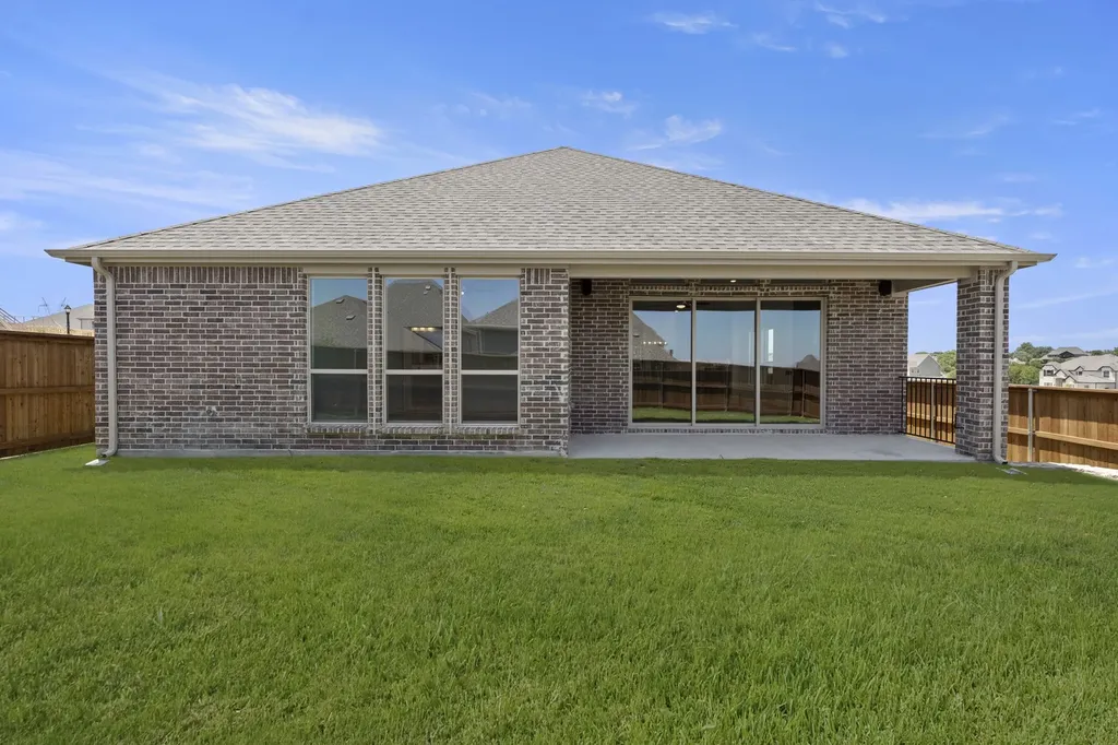 1227 Stone Cliff Drive Lucas TX 75098