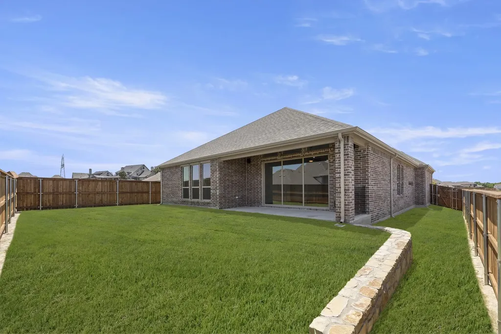 1227 Stone Cliff Drive Lucas TX 75098