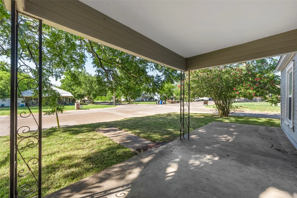 2225 Mitchell Avenue Waco TX 76708
