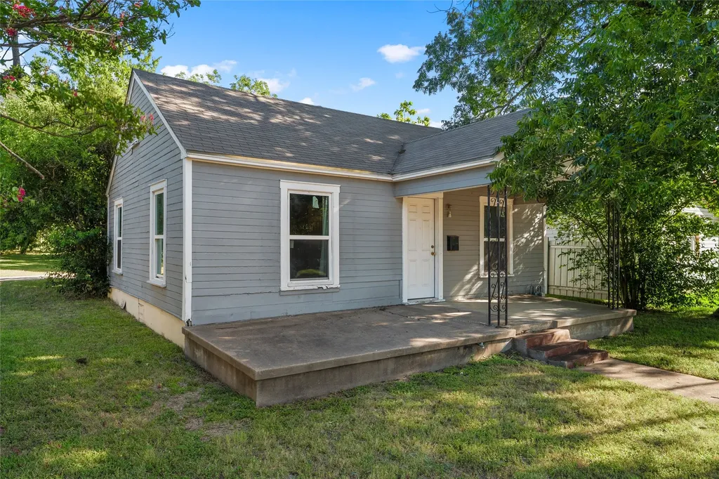 2225 Mitchell Avenue Waco TX 76708