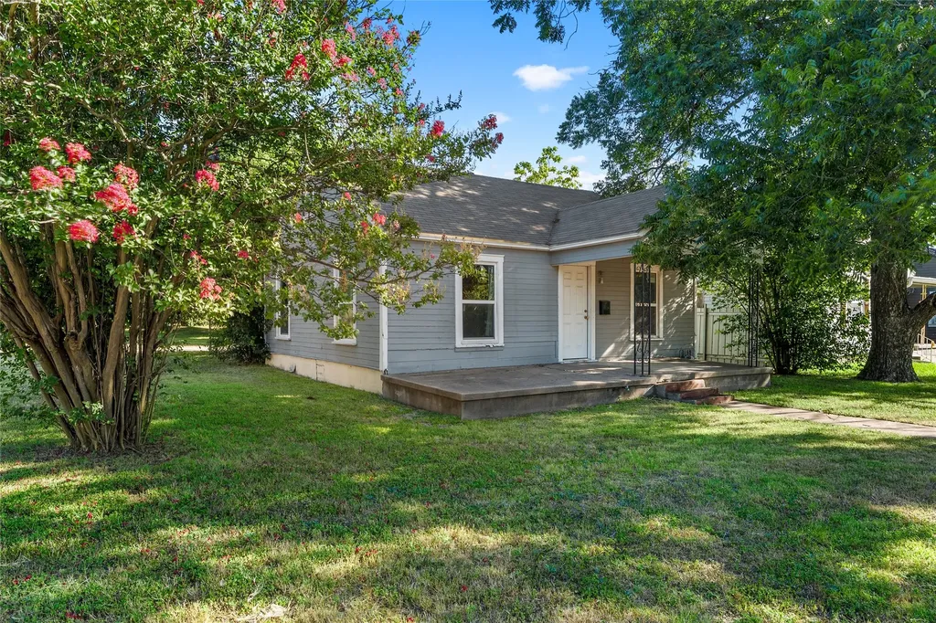 2225 Mitchell Avenue Waco TX 76708