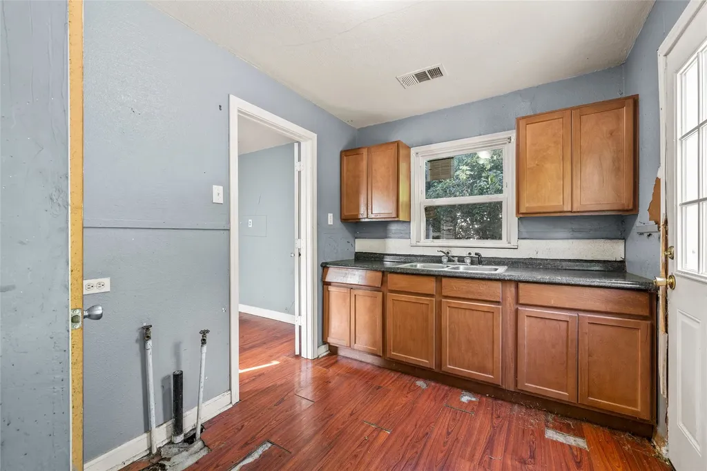2225 Mitchell Avenue Waco TX 76708