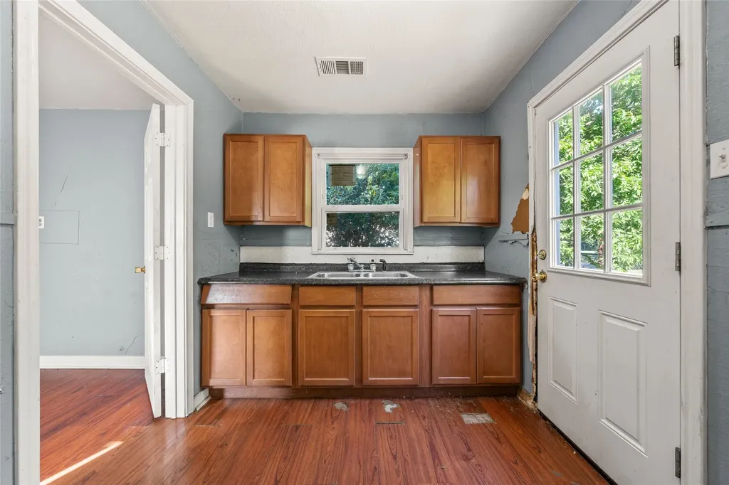 2225 Mitchell Avenue Waco TX 76708