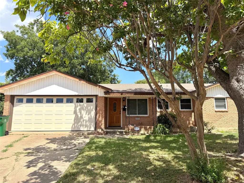 3720 Eastridge Haltom City TX 76117