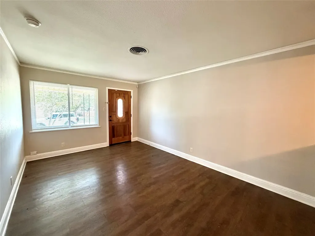 3720 Eastridge Haltom City TX 76117
