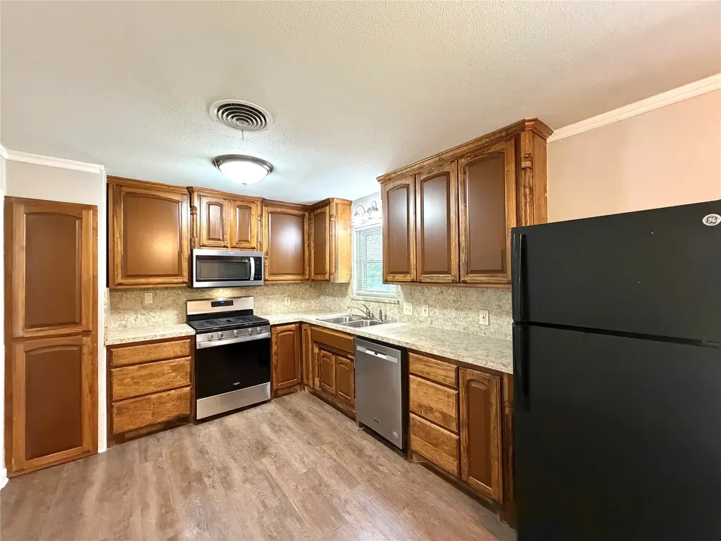 3720 Eastridge Haltom City TX 76117