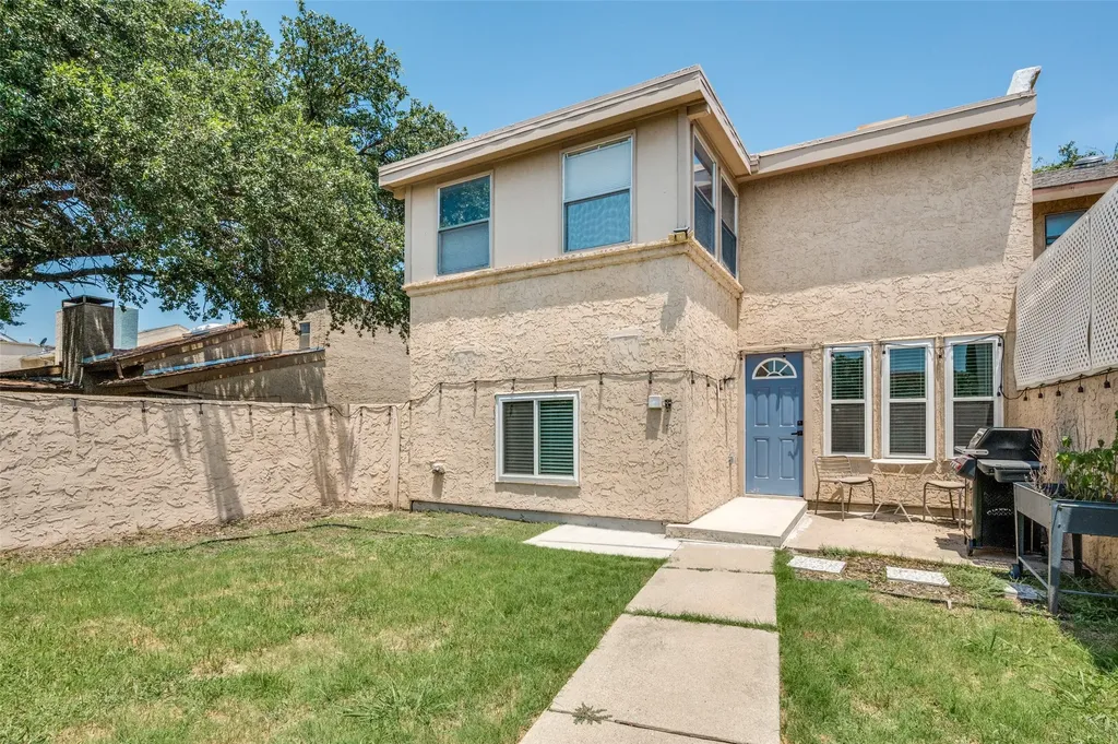 1870 Amber Lane Carrollton TX 75007