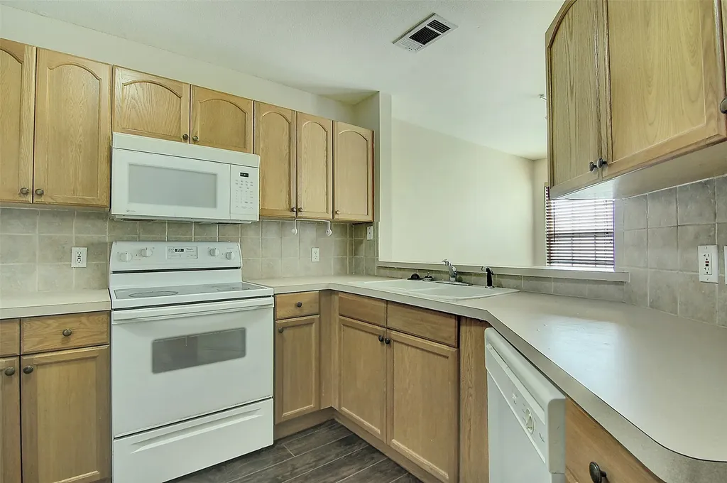 12816 Seaside Drive Fort Worth TX 76040