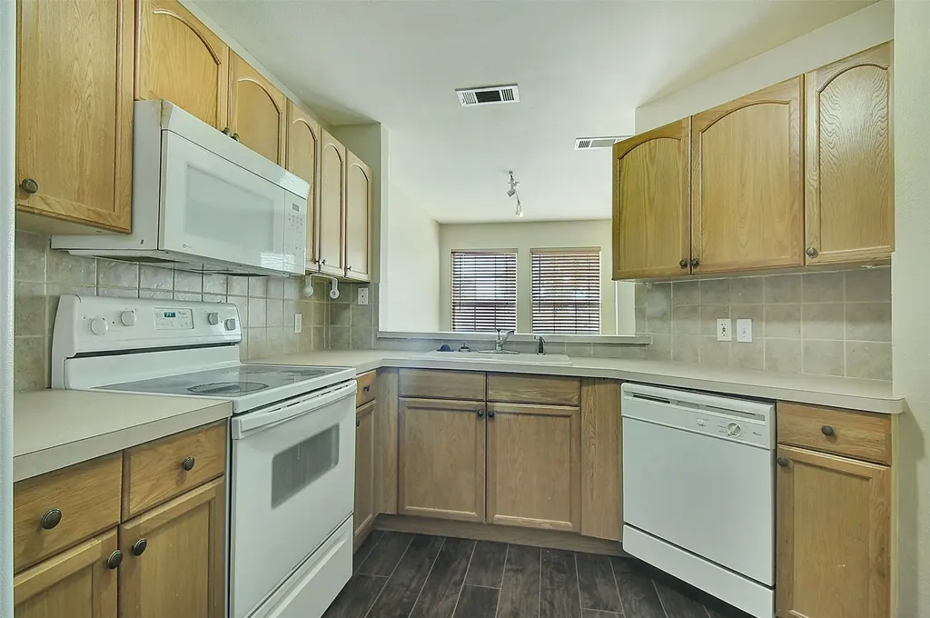 12816 Seaside Drive Fort Worth TX 76040