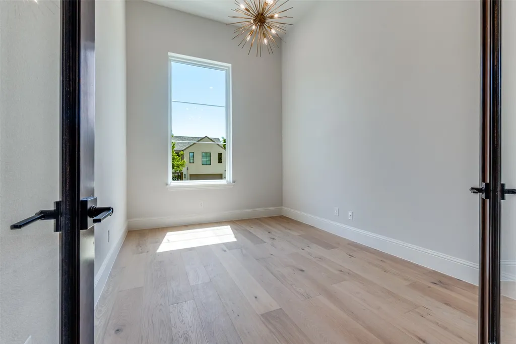 3845 Van Ness Lane Dallas TX 75220