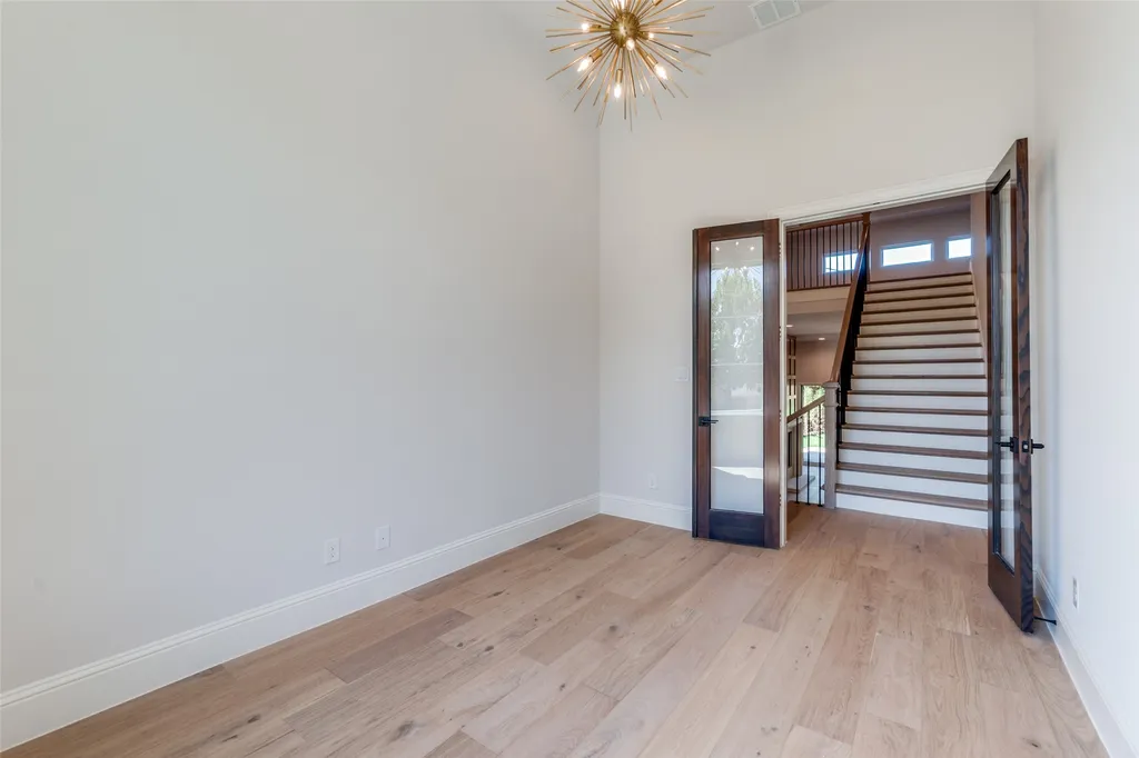 3845 Van Ness Lane Dallas TX 75220