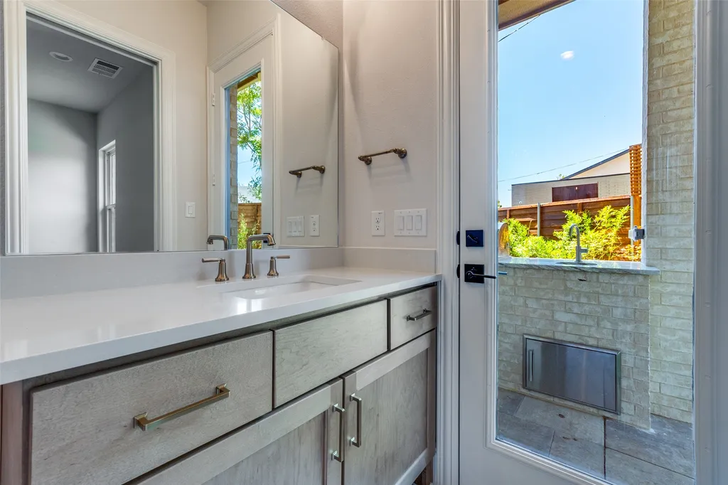 3845 Van Ness Lane Dallas TX 75220