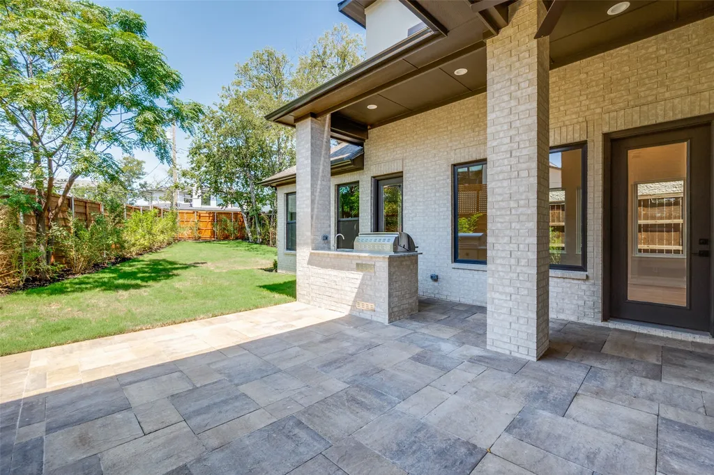 3845 Van Ness Lane Dallas TX 75220