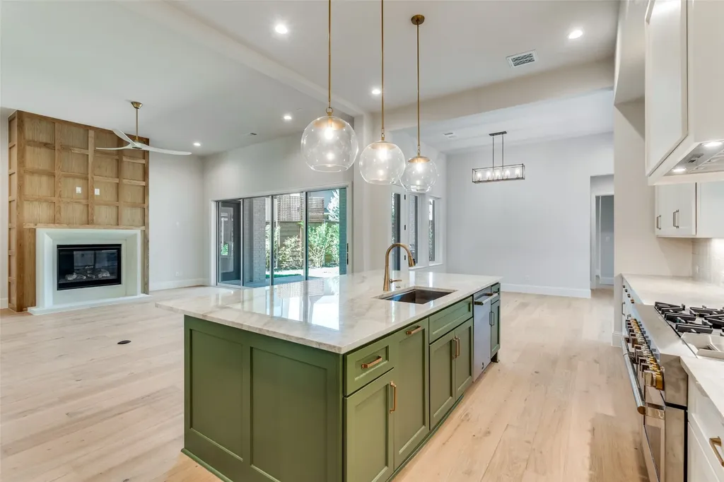 3845 Van Ness Lane Dallas TX 75220