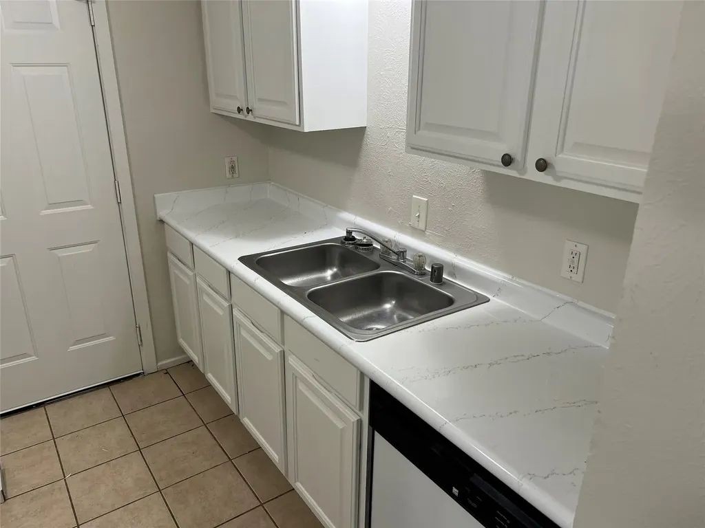 208 Hosack Street Arlington TX 76010